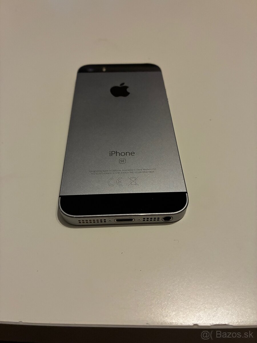 iPhone SE (2016) Space Gray 32GB - 3