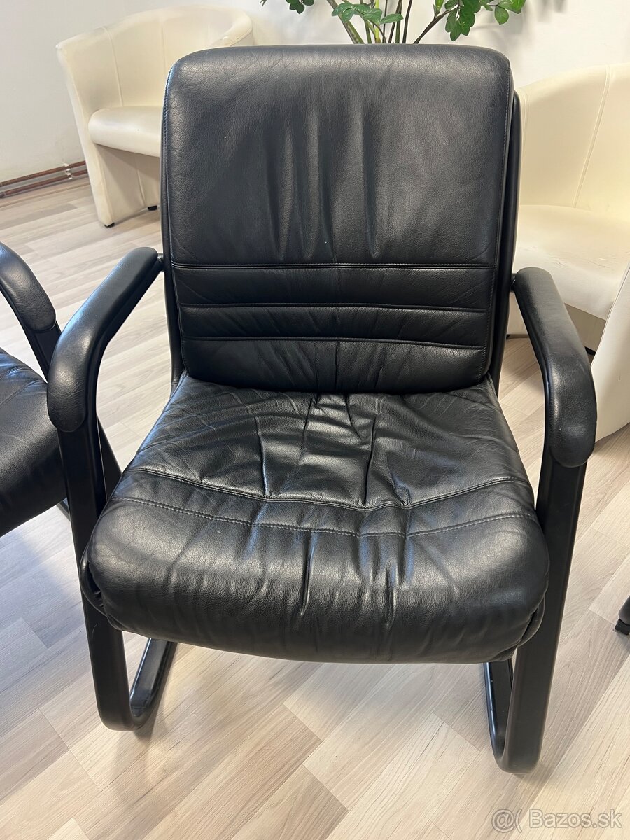 PREDÁM 3 čierne sedačky 55x45x99 - 3