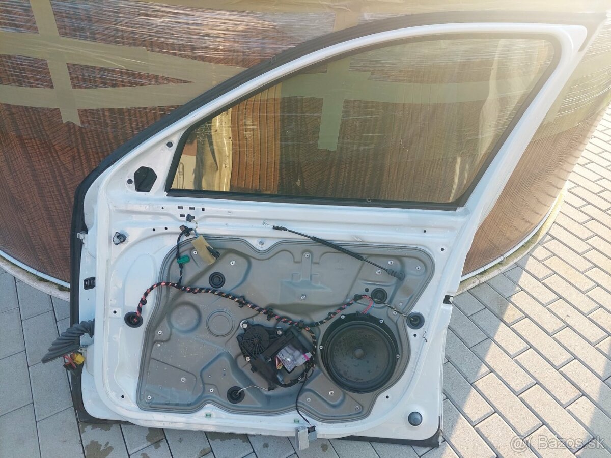 ŠKODA OCTAVIA 2 PREDNE DVERE - 3