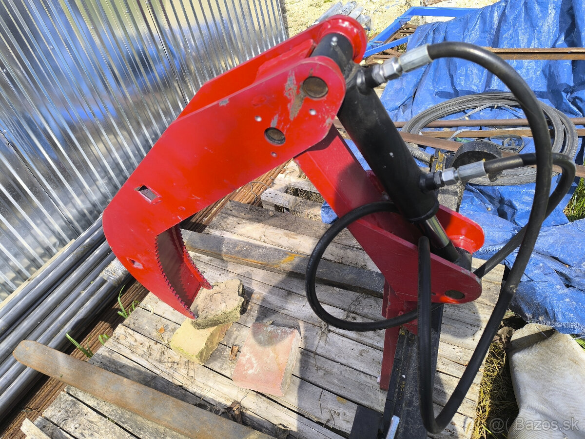 Paletové vidly 2 t s hydraulickým drapákom na drevo - 3