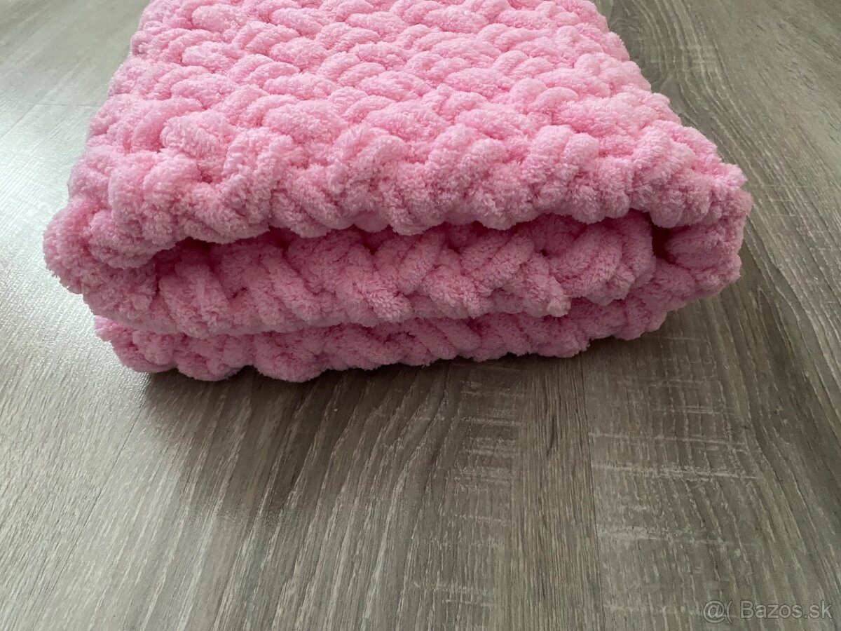 Háčkovaná ružová deka z jemnej eco vlny - 3