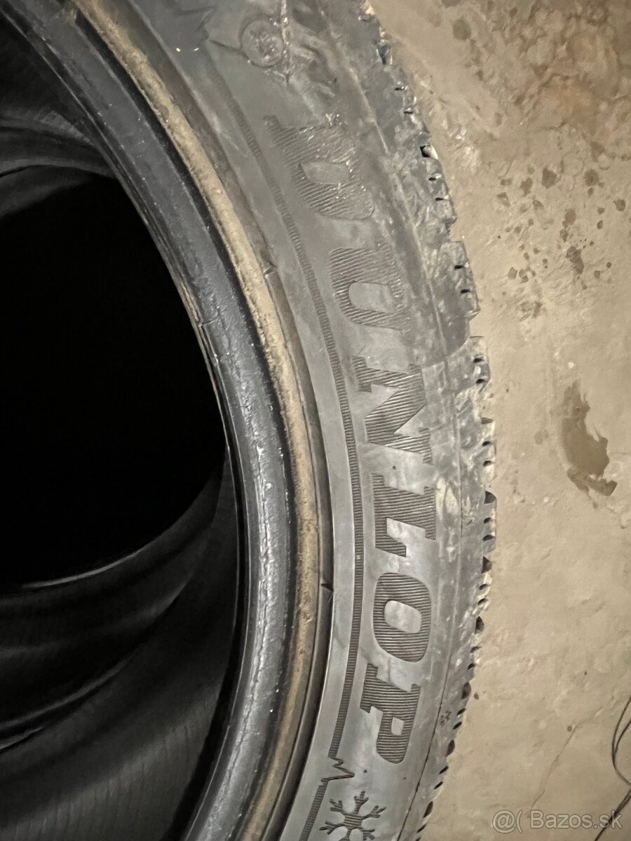 Zimne Dunlop 235/45 r18 - 3
