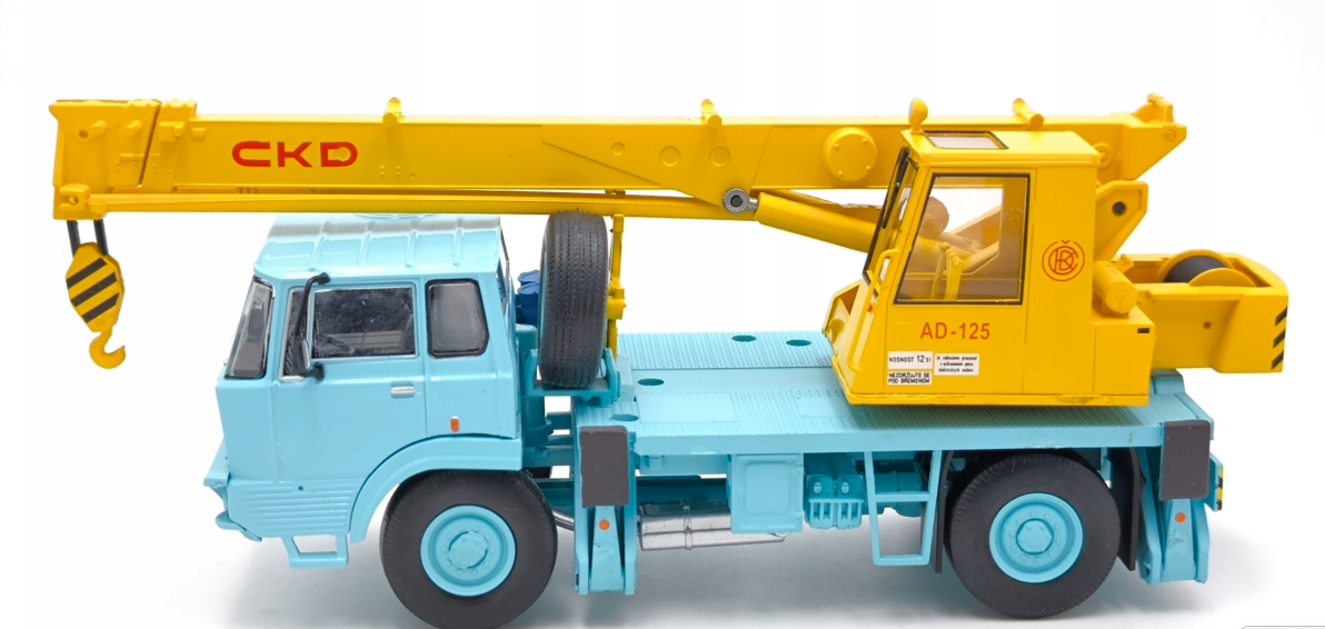 Tatra 813 4X4 AD125 1:43 - 3