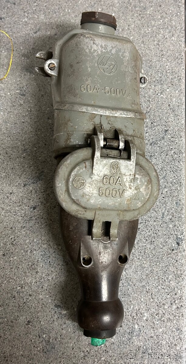 Vidlice a zasuvky 63 a - 3