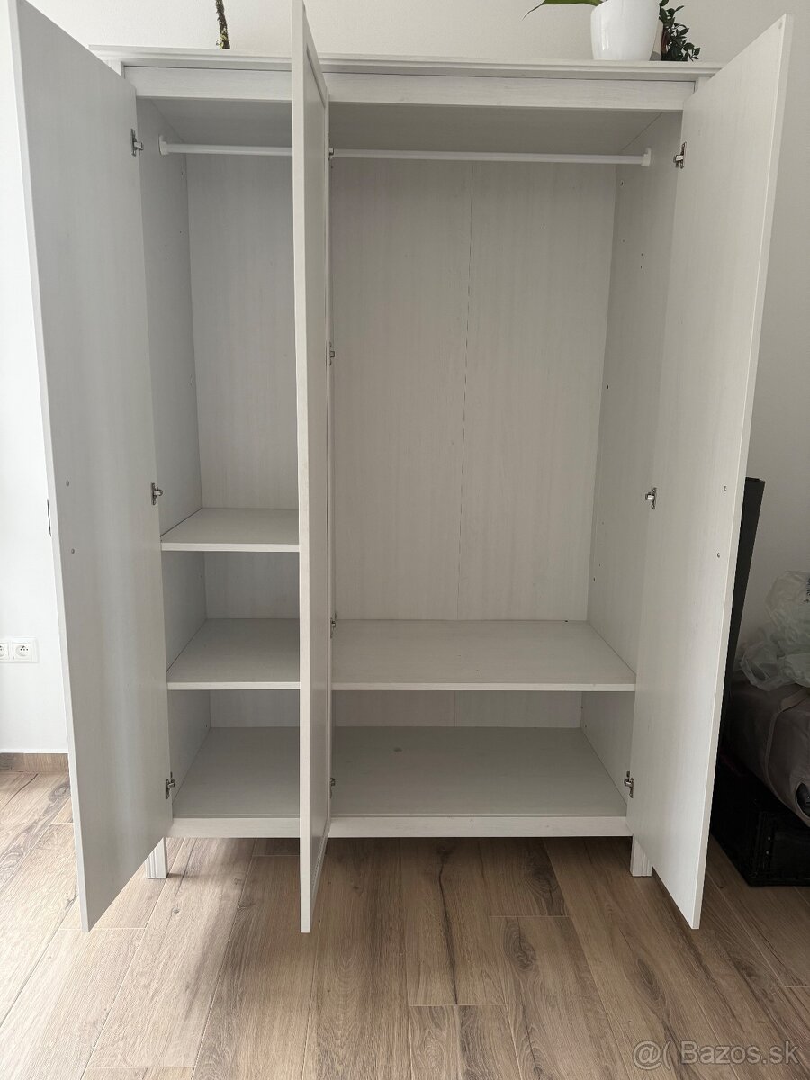 Predám biely nábytok IKEA - 3