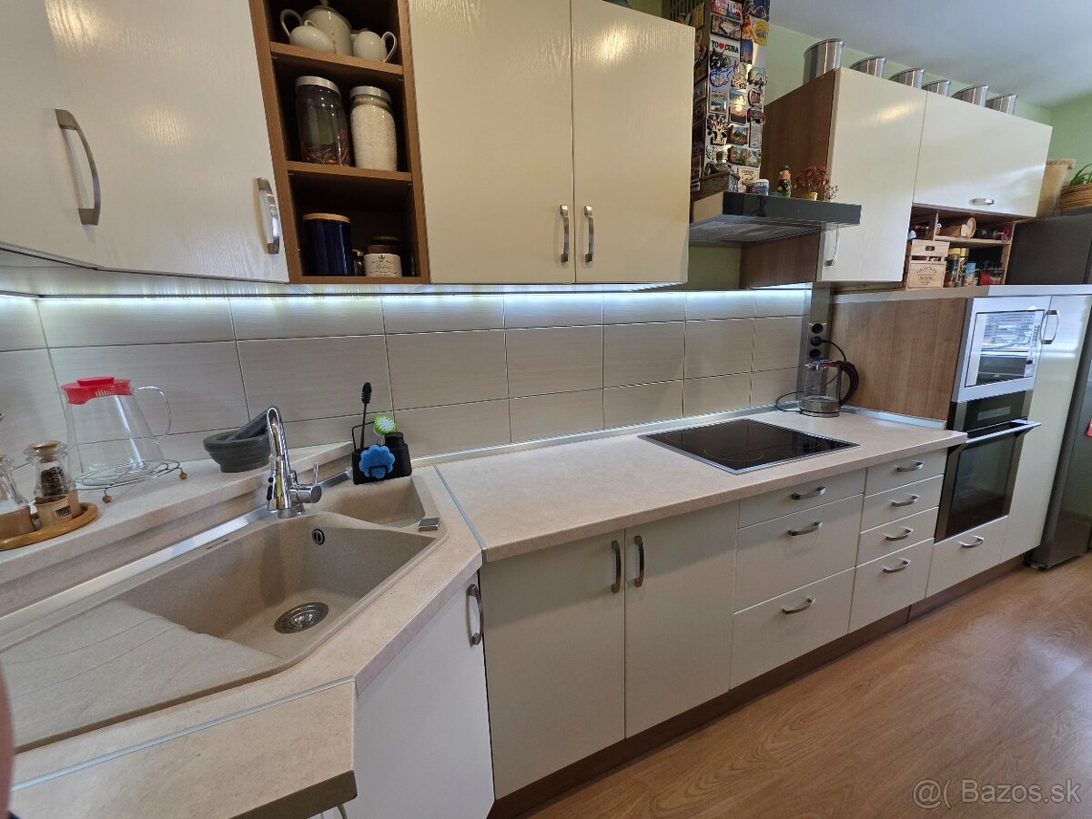 Kuchynská linka - 3