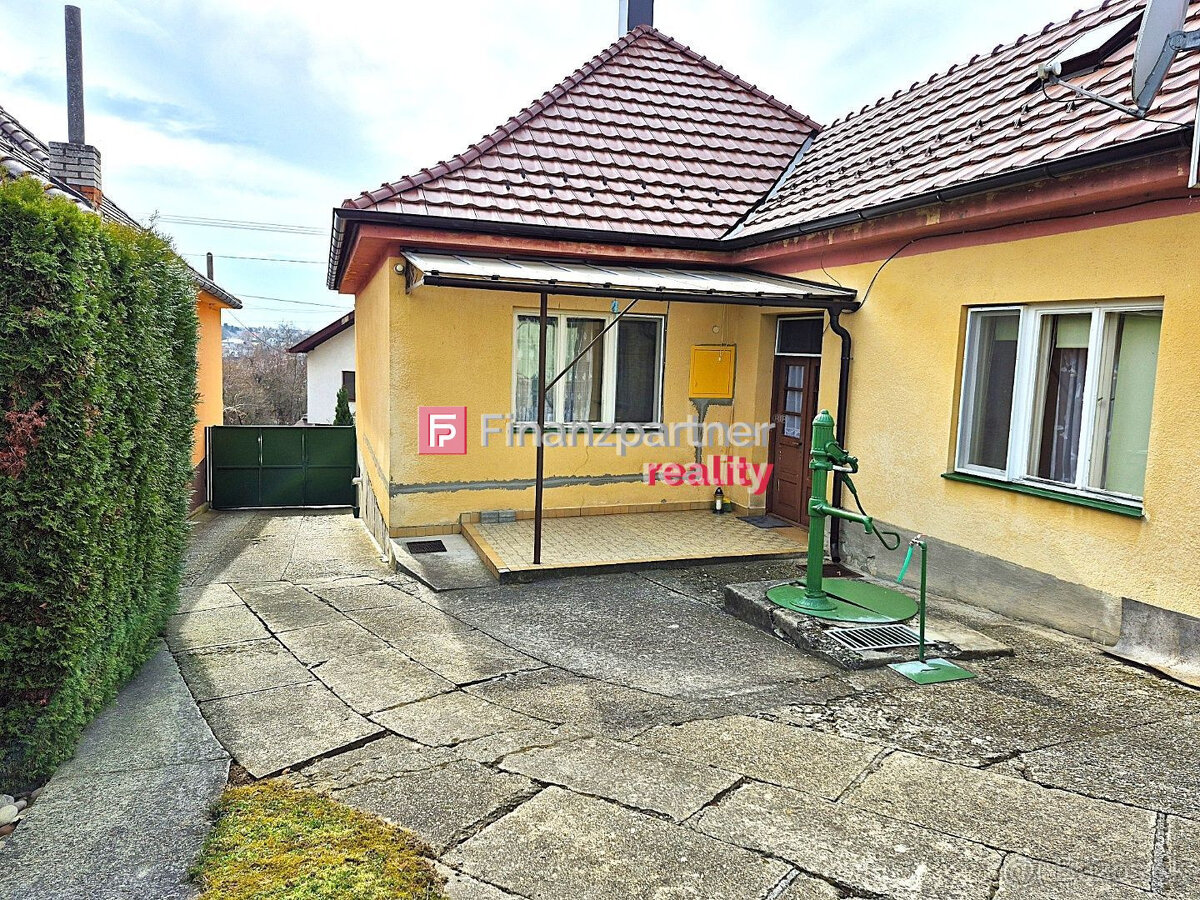 3 izbový dom s veľkým pozemkom v obci Radošina - 3