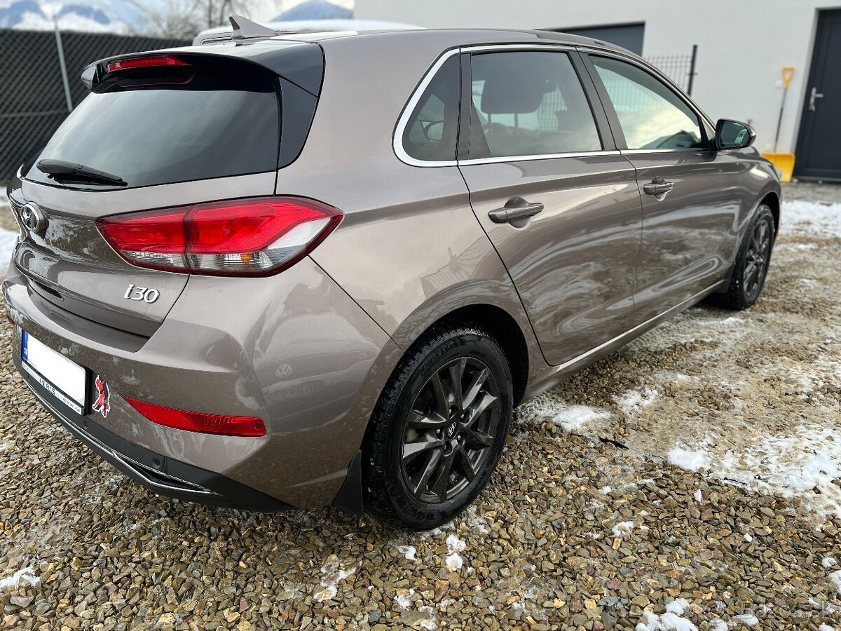 Hyundai i30 1.5 benzín 2021 - 3