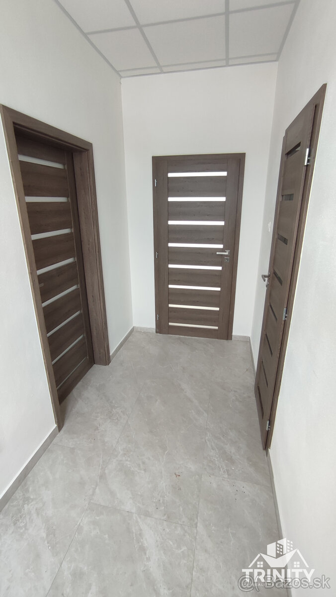 Na prenájom obchodný priestor v novostavbe Star-Residence v - 3