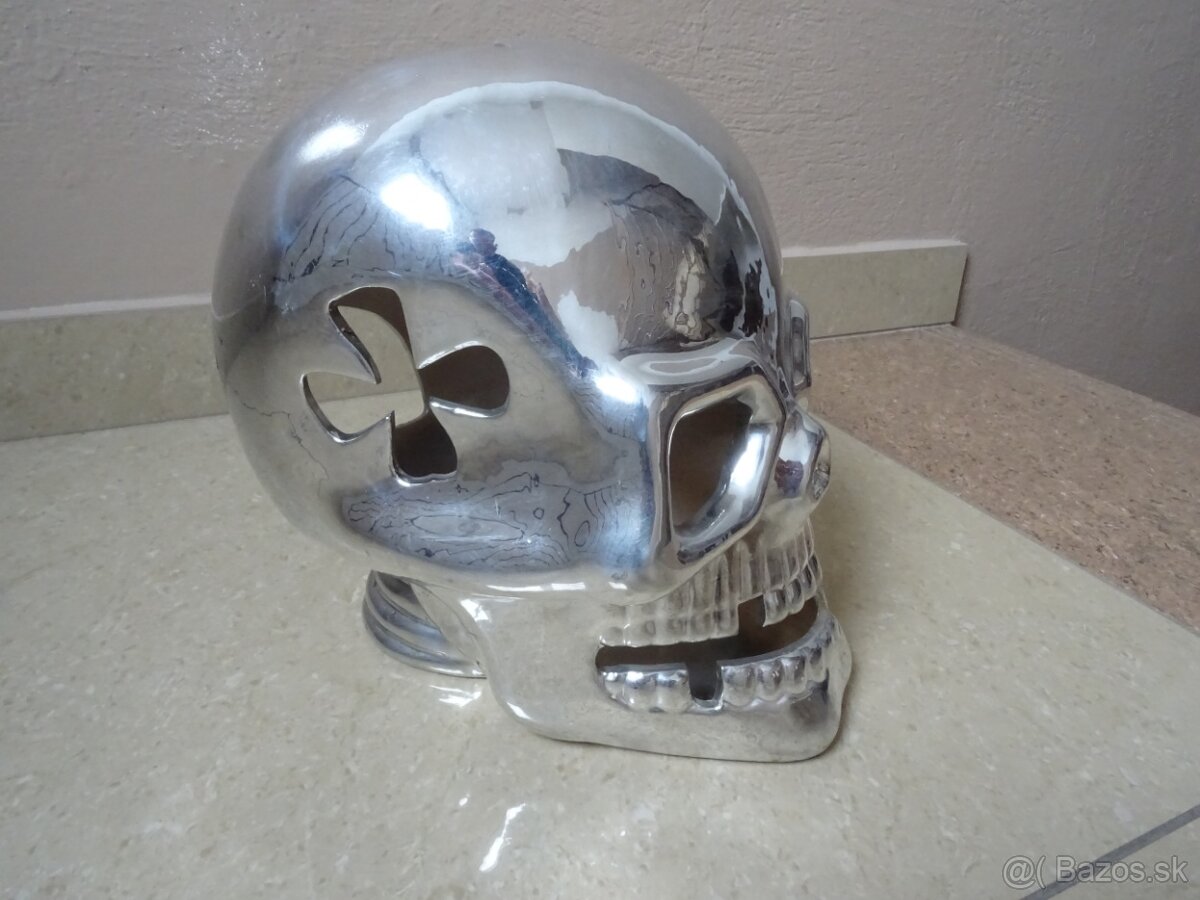 Porcelanova lebka - 3