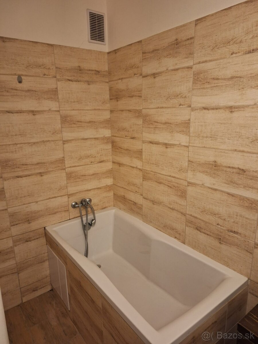 Predám 2-izbový byt na starom sídlisku - 3