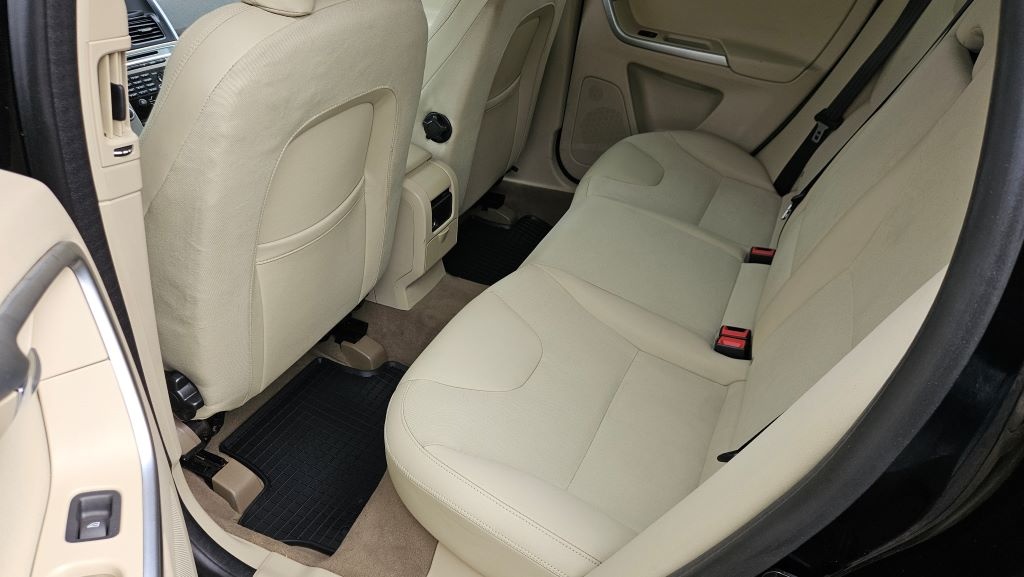 VOLVO XC60 2.4D AT/6 AUTOMAT - 3