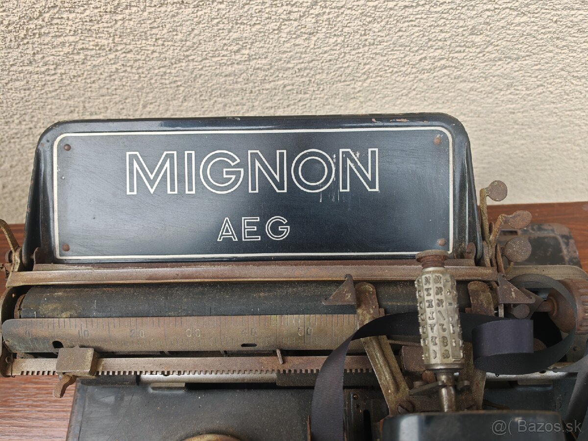 Starožitný písací stroj - 3