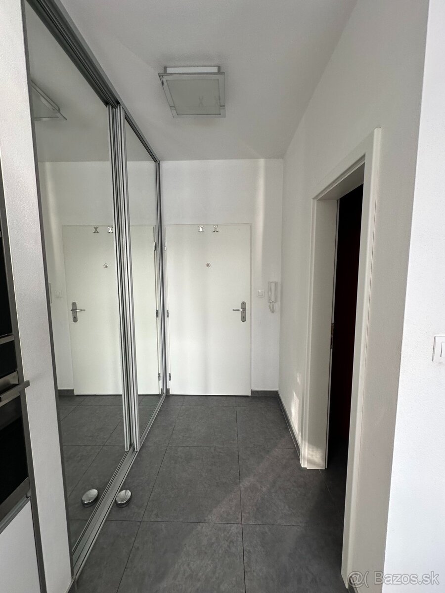 Slnečný dvojizbový byt - 3