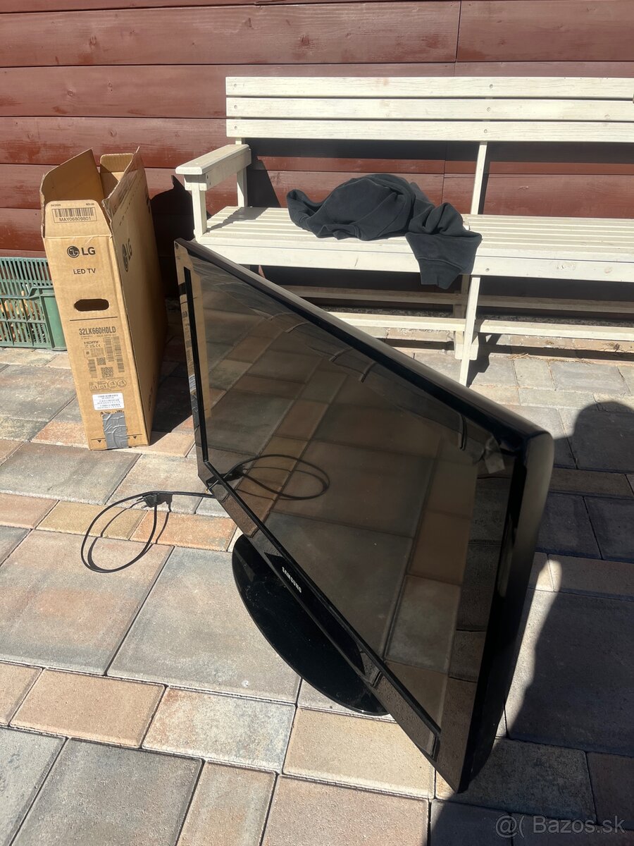 Samsung 32” LED TV - 3