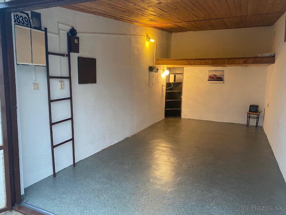 Predám garáž s elektrikou 18m2 v meste Snina. - 3