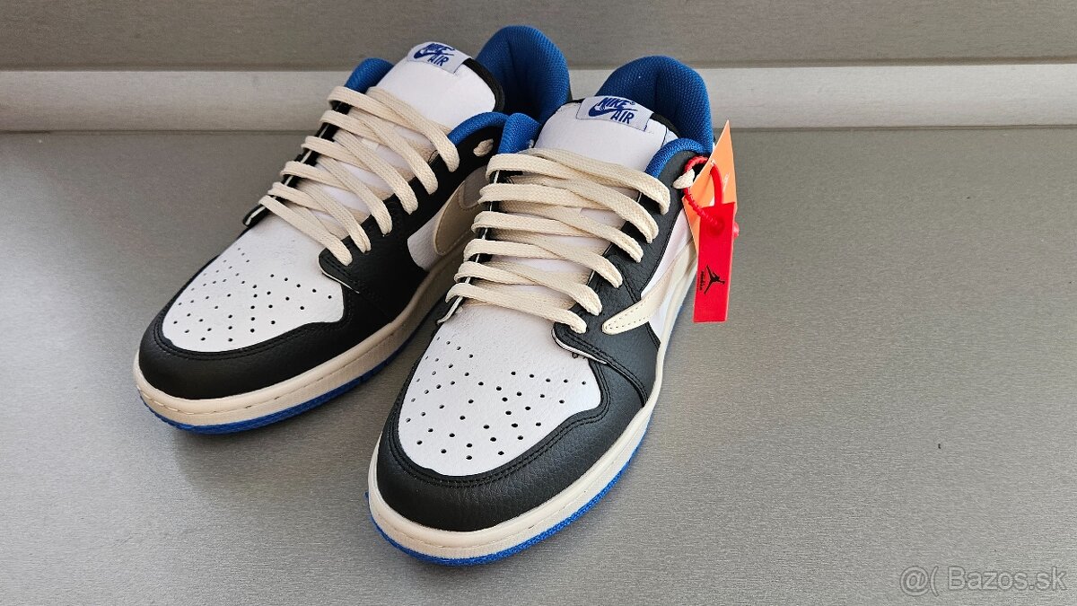 nike AIR JORDAN 1 "Travis Scott" - 3