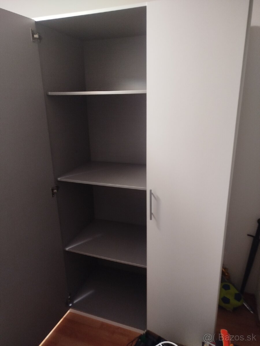 Predám velku šatníkovu skrinu - 3