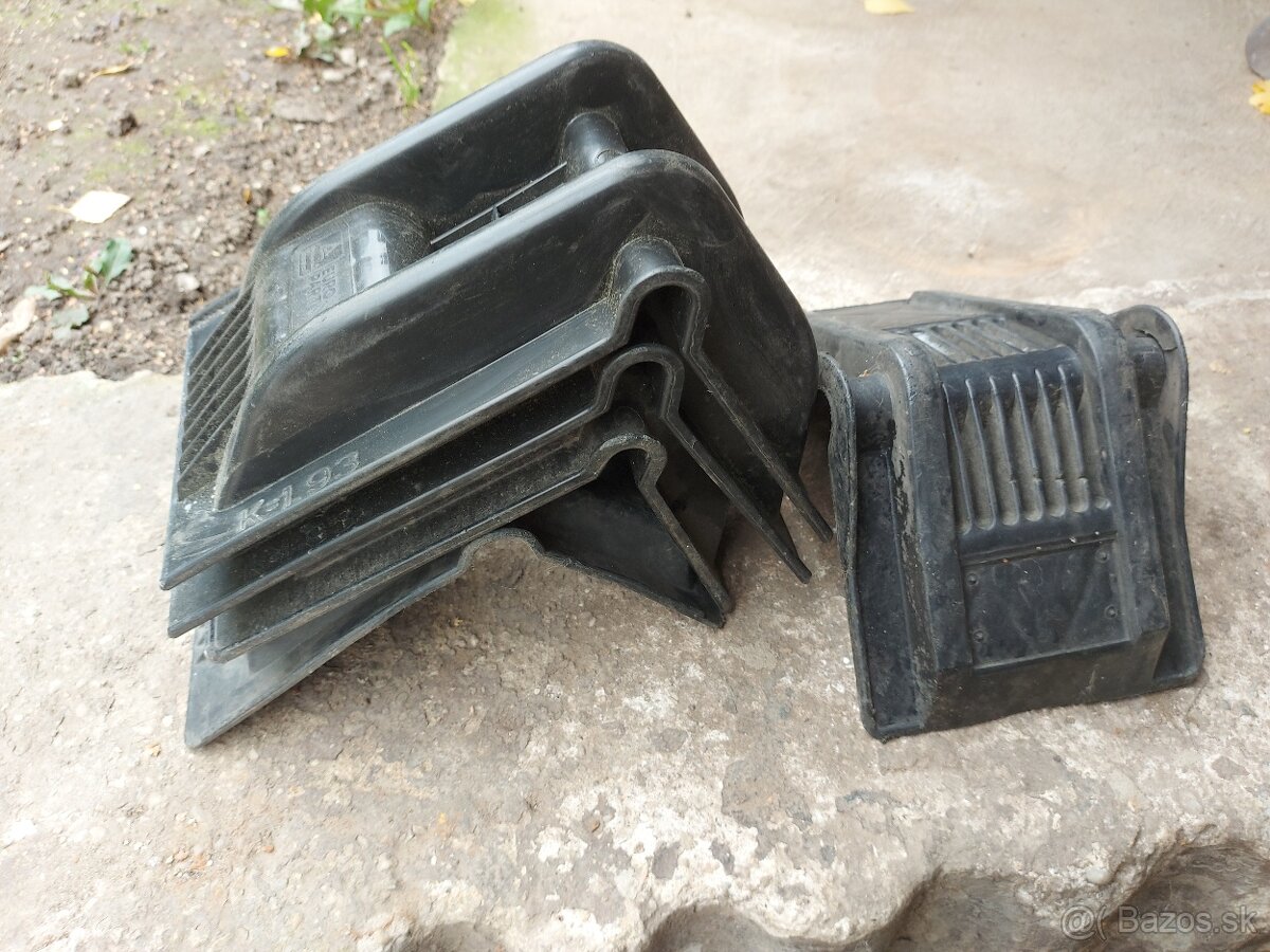 Predám plastové rohy - 3