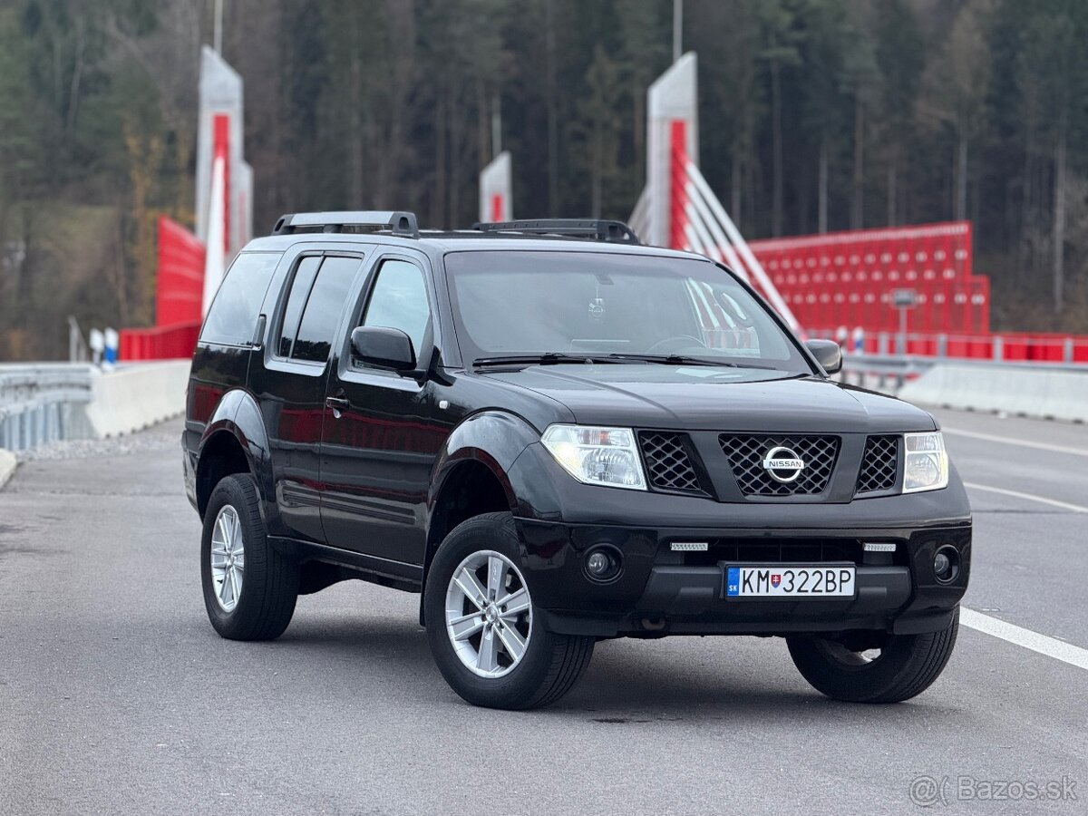 Nissan Pathfinder navi ,4x4, tažné cierny strop , carplay - 3