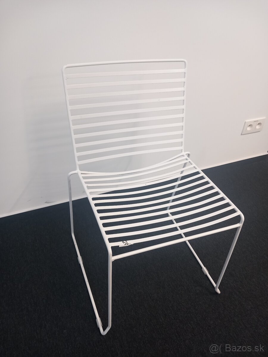 Biela kovová stolička – položka 91 - 3