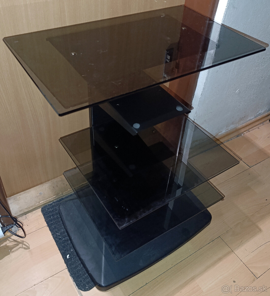 PREDÁM TV / HIFI STOLÍK - 3