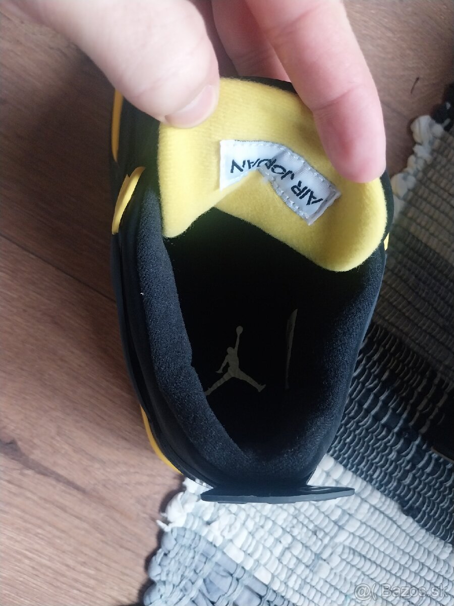 Jordan 4 Retro Thunder - 3