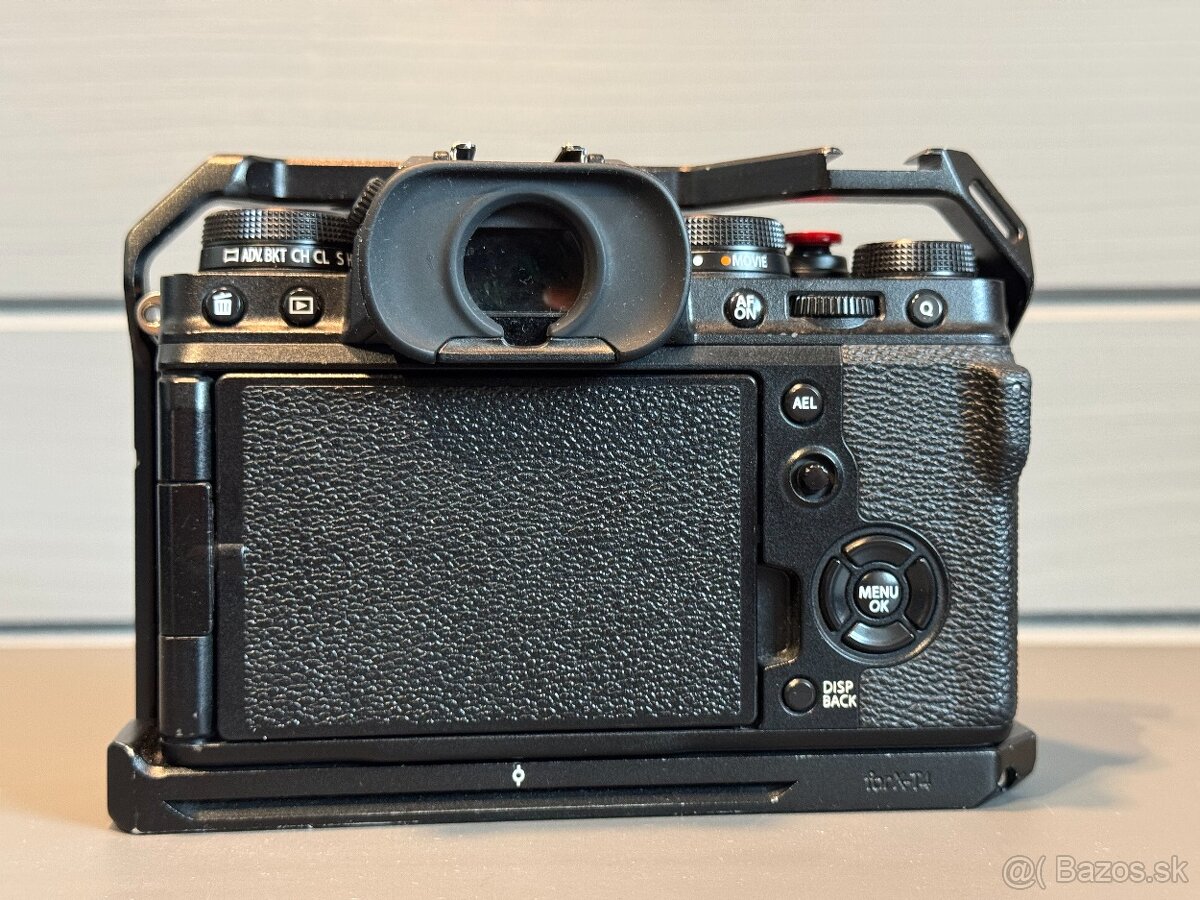 Fujifilm X-T4 + Fujifilm battery grip+ 2x smallrig klietka - 3