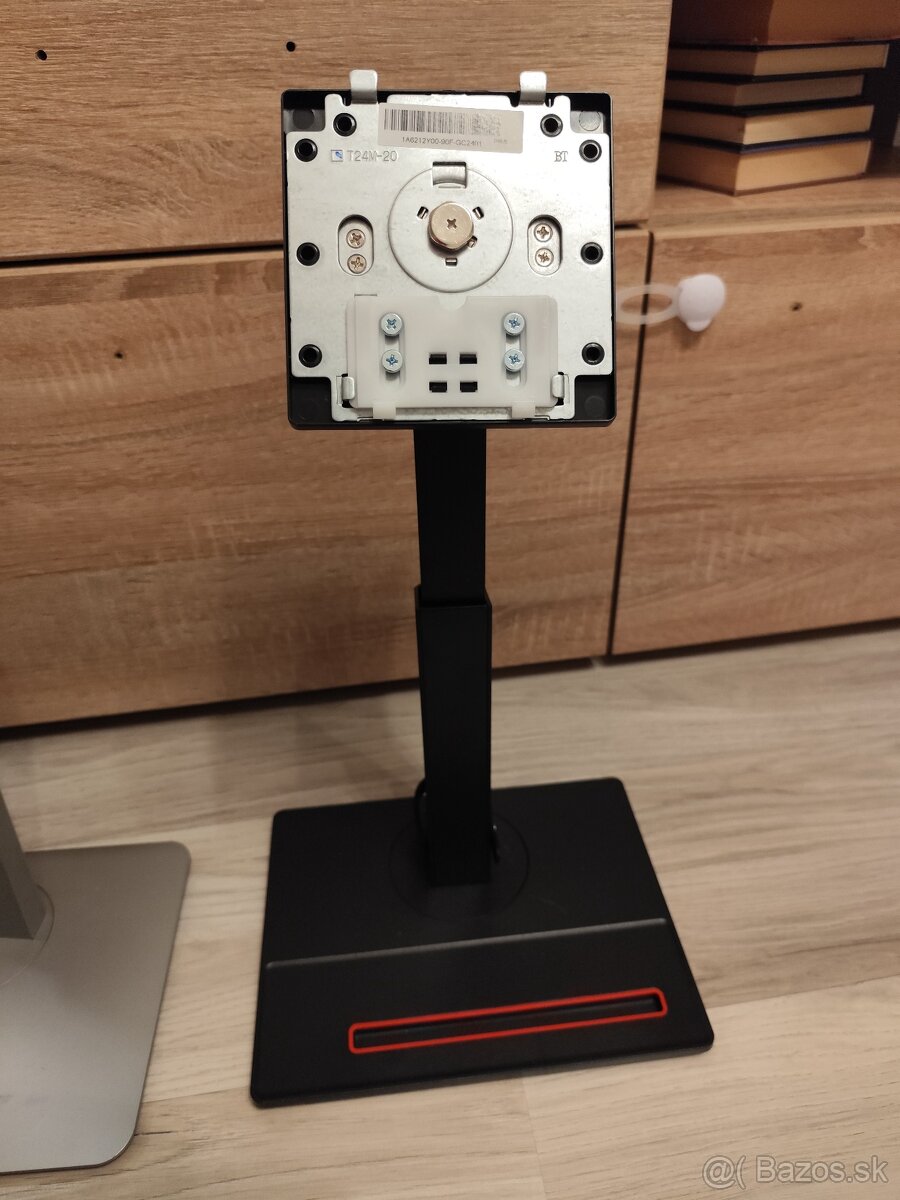 Stojany na monitory - 3