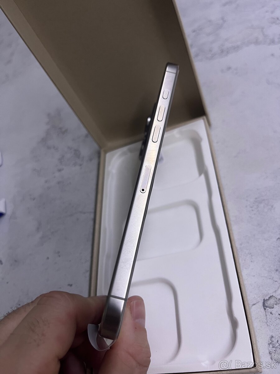 Iphone 16 pro max - 3