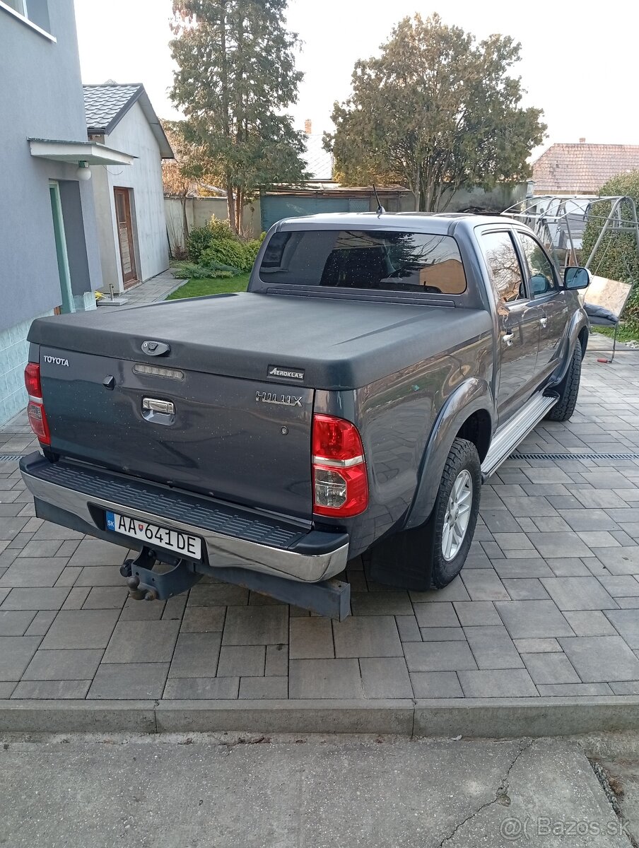 Toyota Hilux 3.0D4D automat - 3