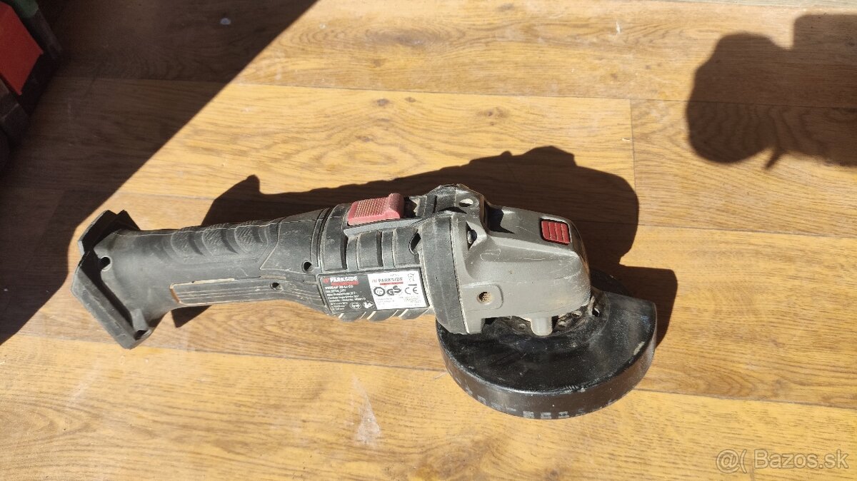 AKU uhlová brúska Parkside - 3