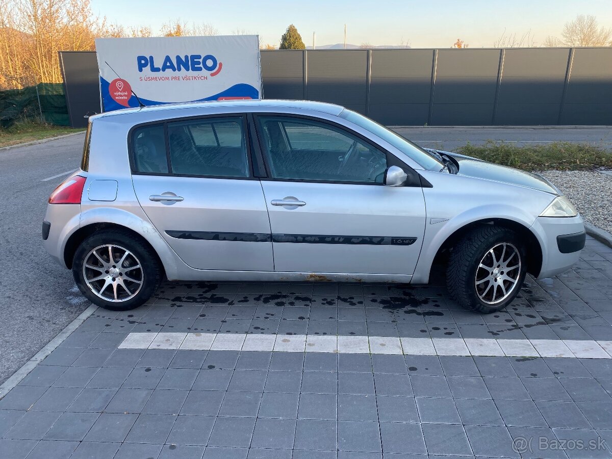 Predám Renaulr Megane ll. 1,6 benzin - 3
