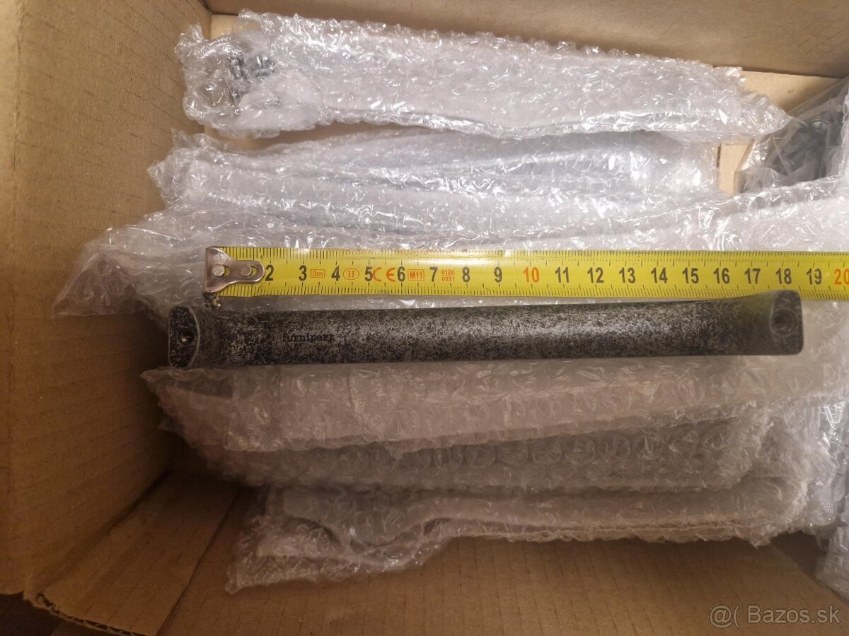 Kovové úchyty do kuchyne - 3