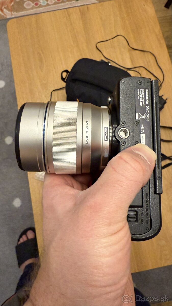 Objektív Olympus 75mm f/1.8 - striebornej farby - 3