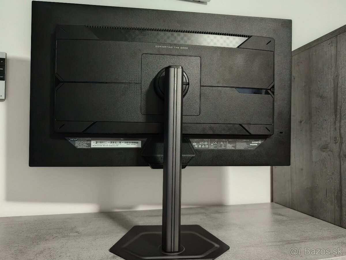 27" Gigabyte M27UP - 3