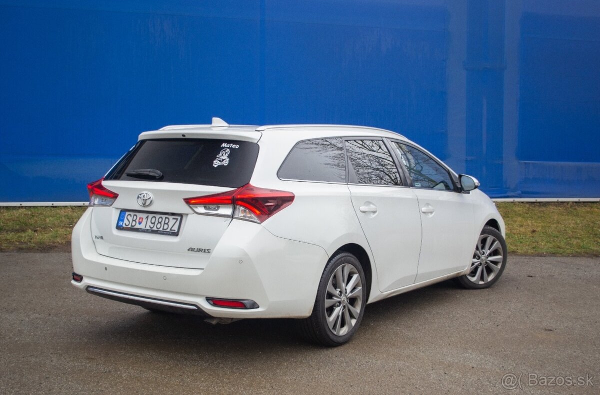 Toyota Auris 1.6 l D-4D - 3
