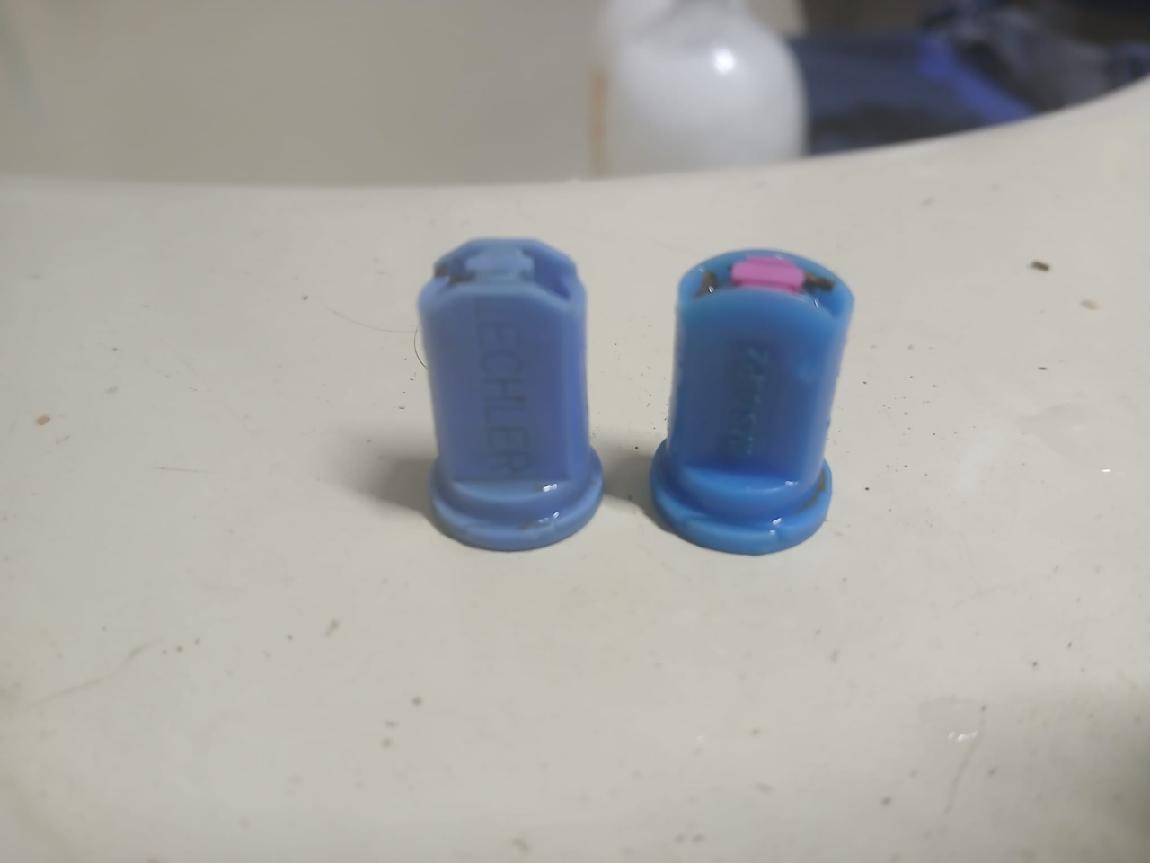 Tryska k postřikovači Dvoušterbinová injektorová -modrá03 - 3