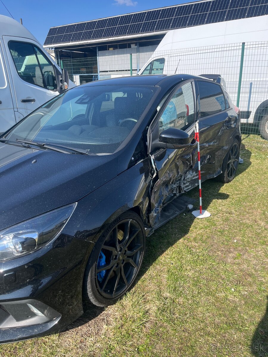 Ford Focus RS mk3 - vrak - 3
