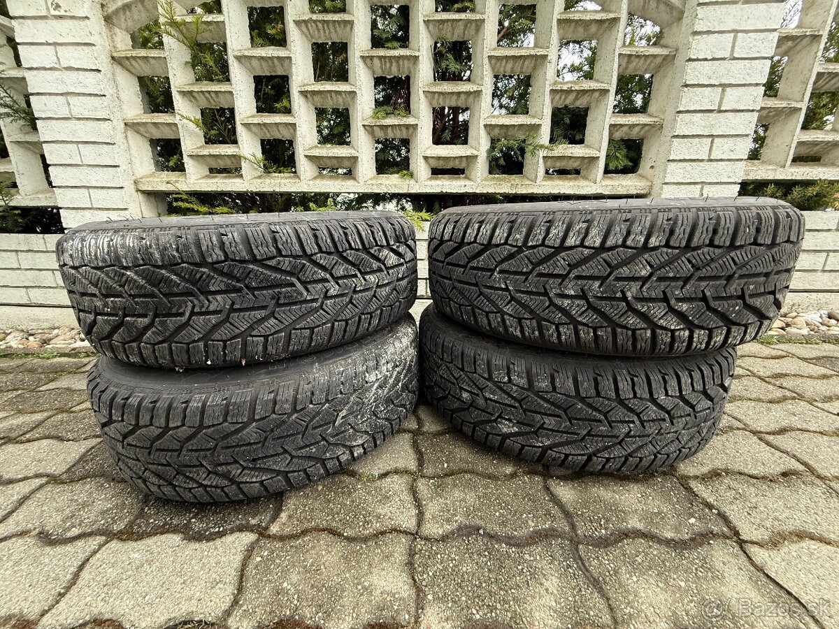 215/55 R16 zimné + Disky Volvo 16 - 3