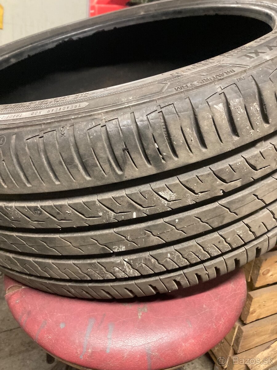 245/40 r19 - 3