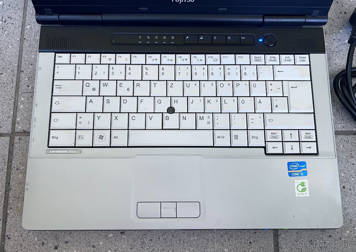 Fujitsu Lifebook / intel i5 / 4GB RAM / SSD - 3