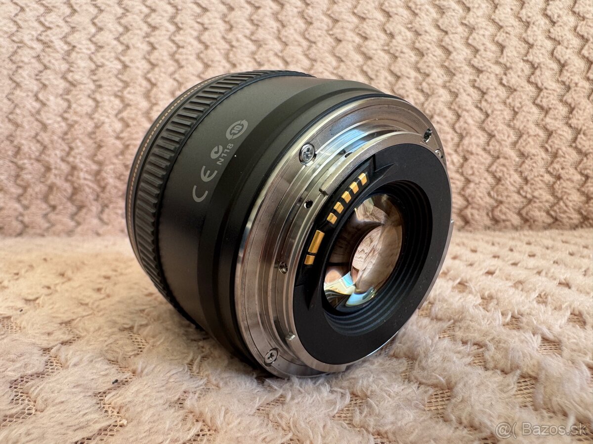 Canon EF 28mm f/1.8 USM - 3