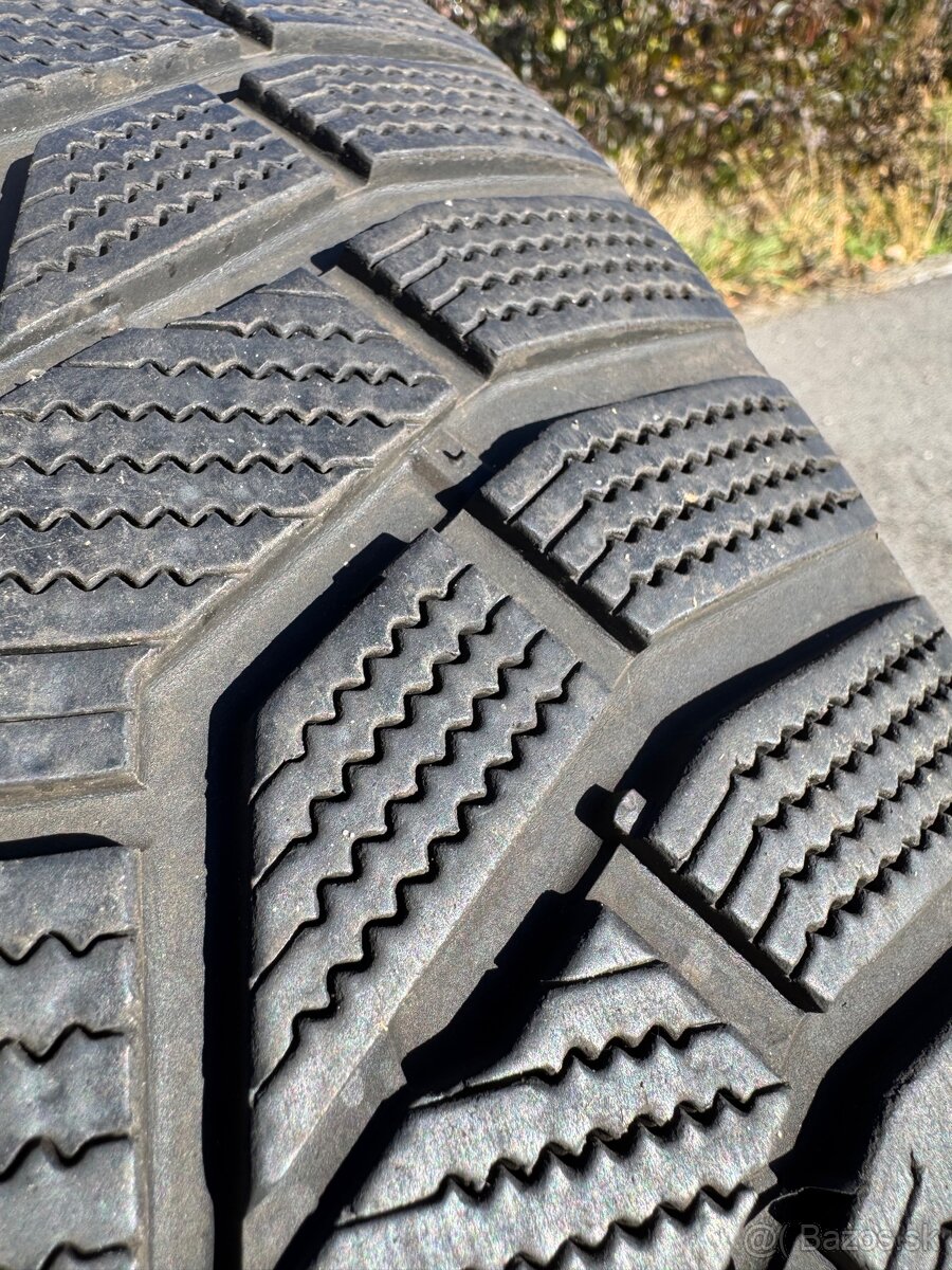 Hankook Winter ICept EVO2 295/35 R23 108W - 3