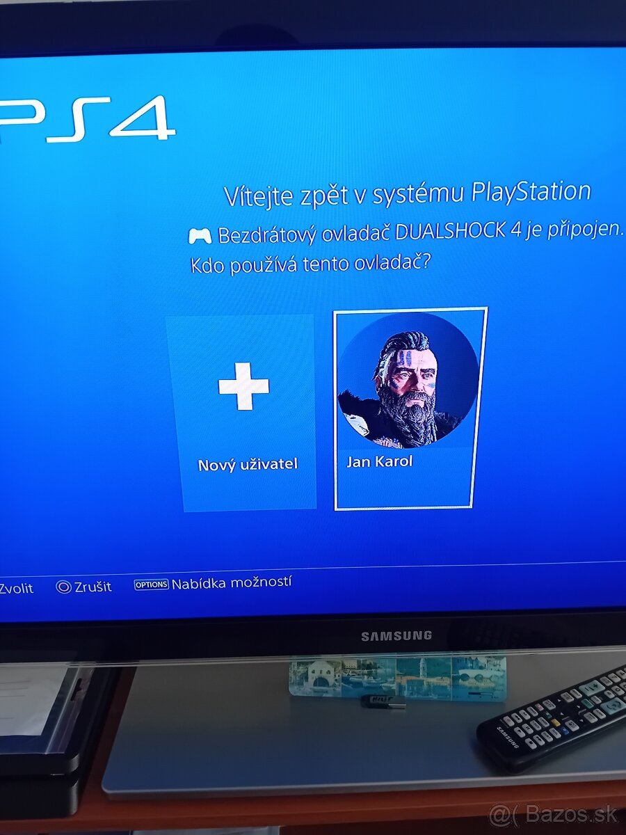 Predám PS4 500GB - 3