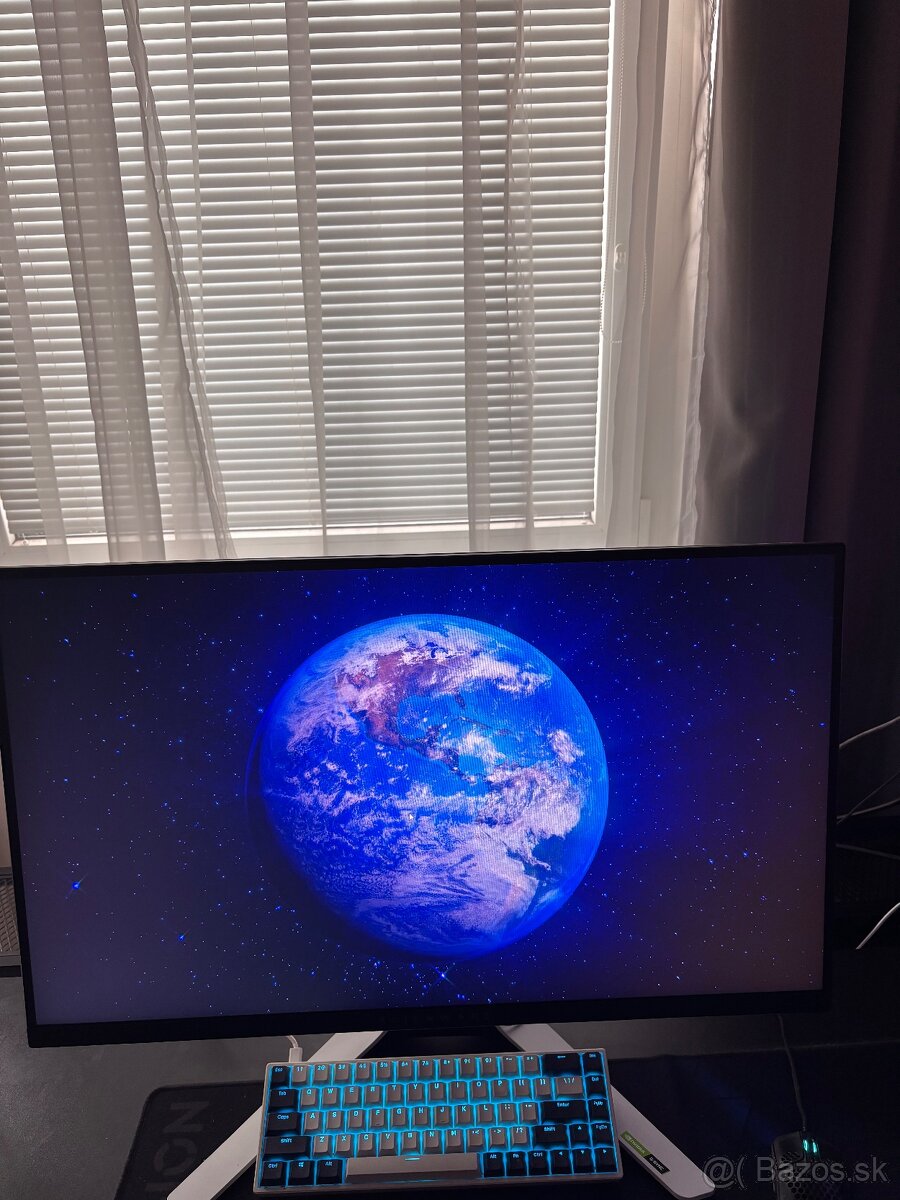 Predám herný PC setup (i5-13600KF, RTX 4070 Aero OC, Alienw - 3