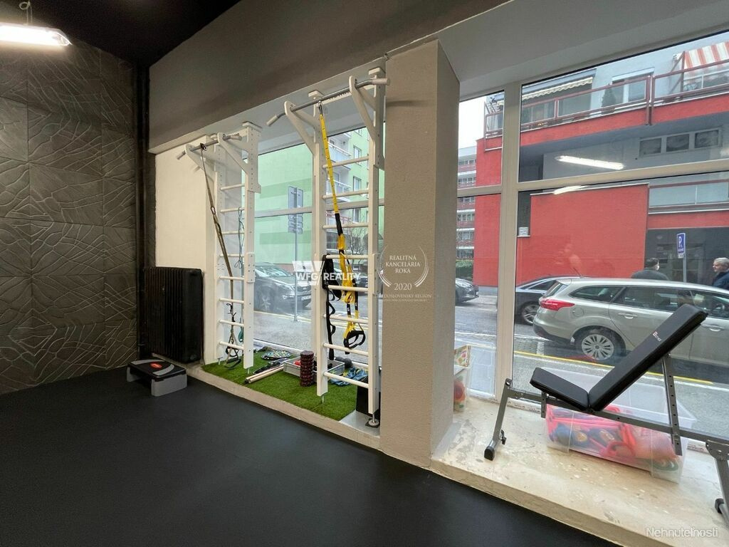 Predám veľký Obchodný priestor 180m2, v BA III - 3