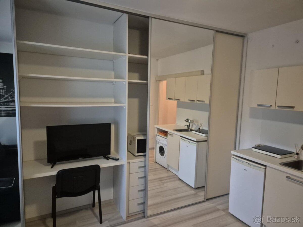 Garzónka, ul. Hviezdna, Komárno (majiteľ) - 3