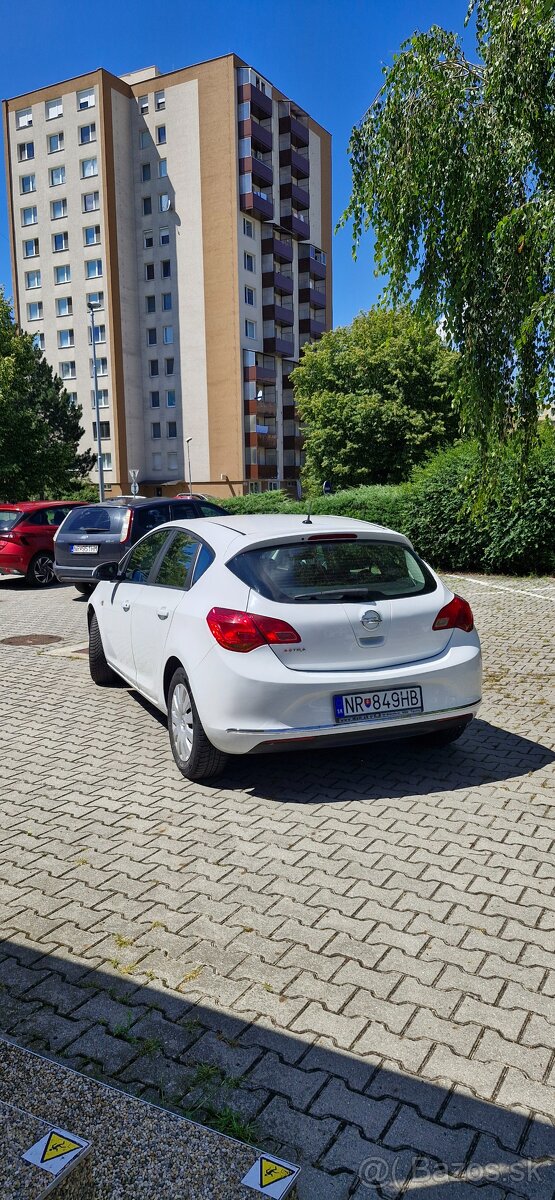 Opel Astra J 1.4 74kw - 3