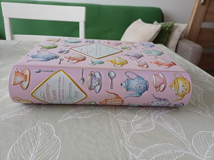 plechová dóza - kniha - 3